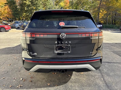 2027 Volkswagen Atlas SE w/Technology w/panoramic sunroof and black wheel package