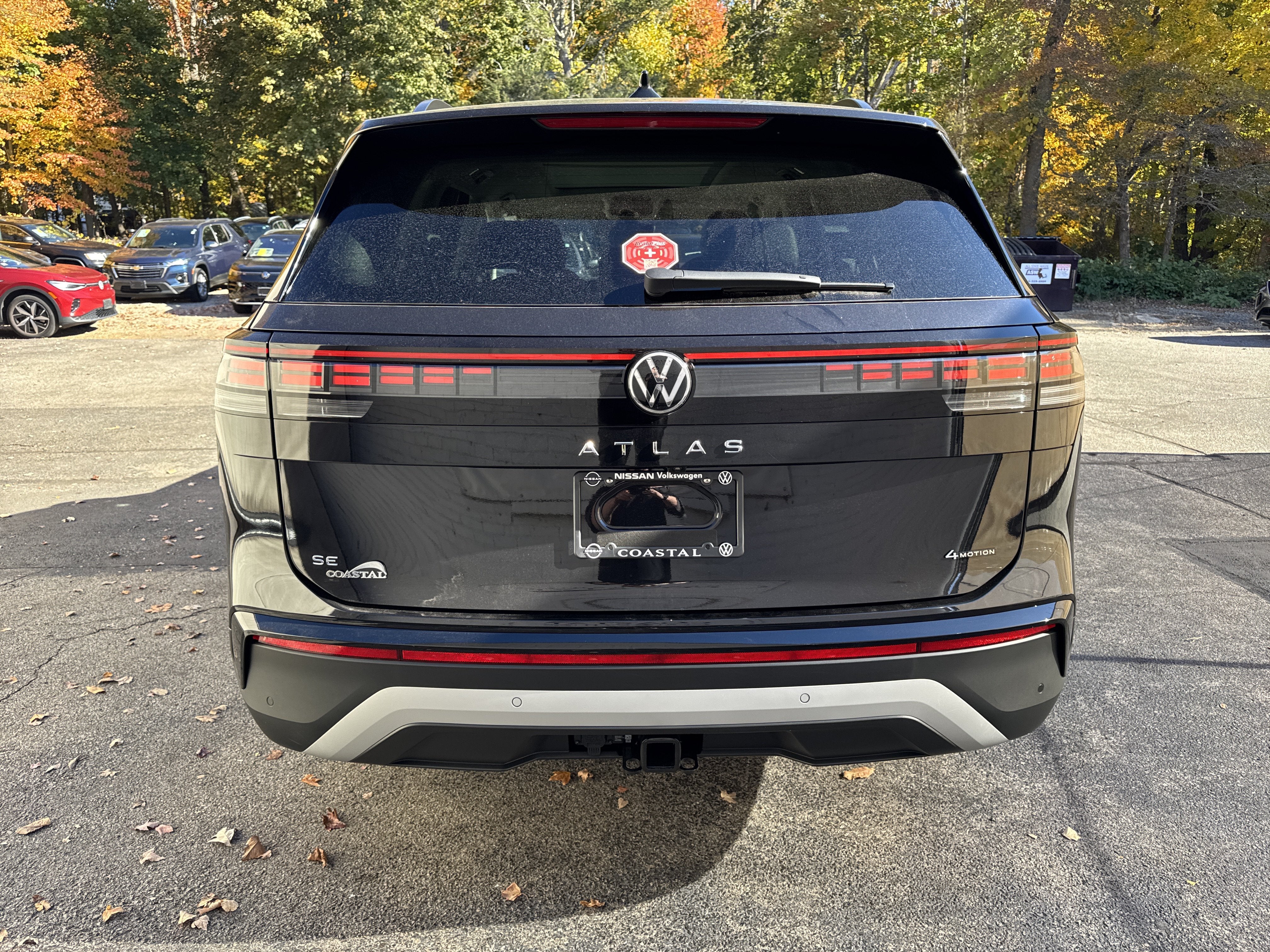 2027 Volkswagen Atlas SE w/Technology w/panoramic sunroof and black wheel package