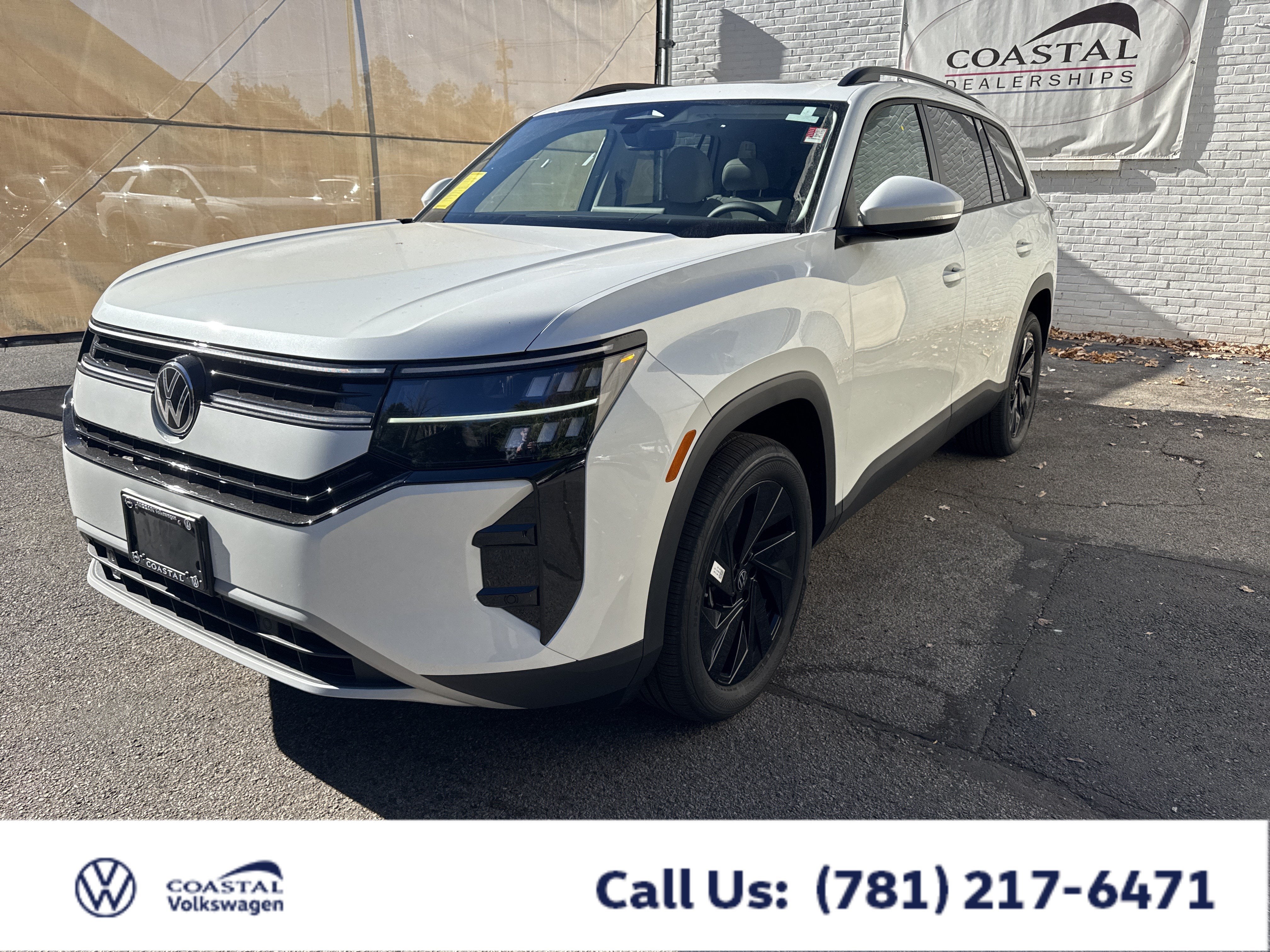 2027 Volkswagen Atlas SE w/Technology w/panoramic sunroof and black wheel package
