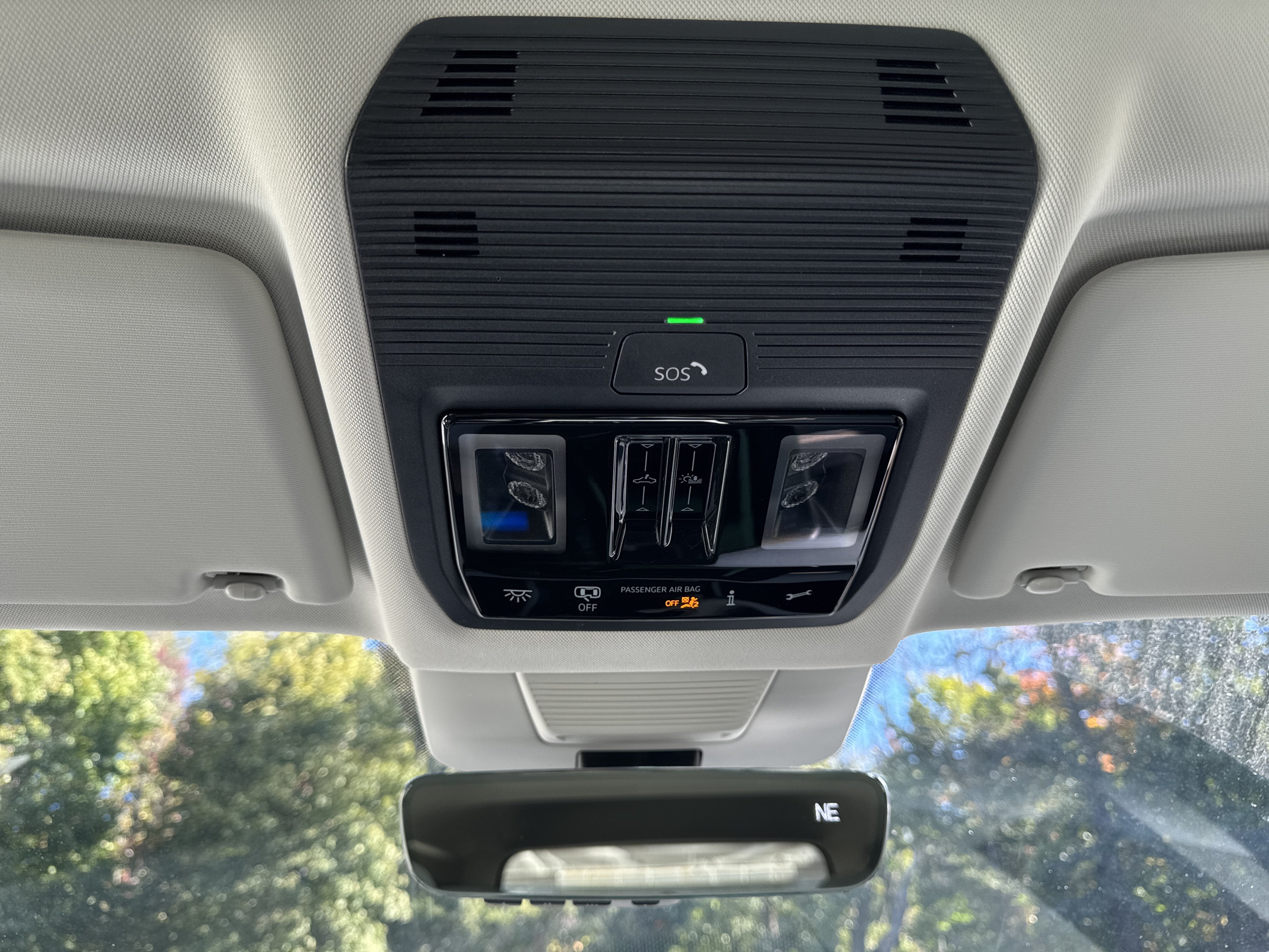 2027 Volkswagen Atlas SE w/Technology w/panoramic sunroof and black wheel package