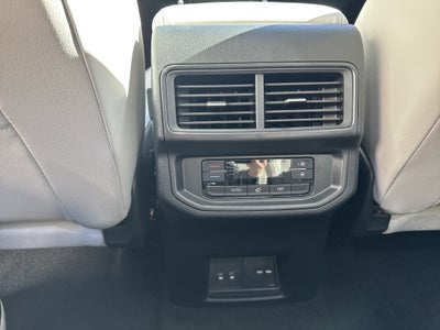 2027 Volkswagen Atlas SE w/Technology w/panoramic sunroof and black wheel package