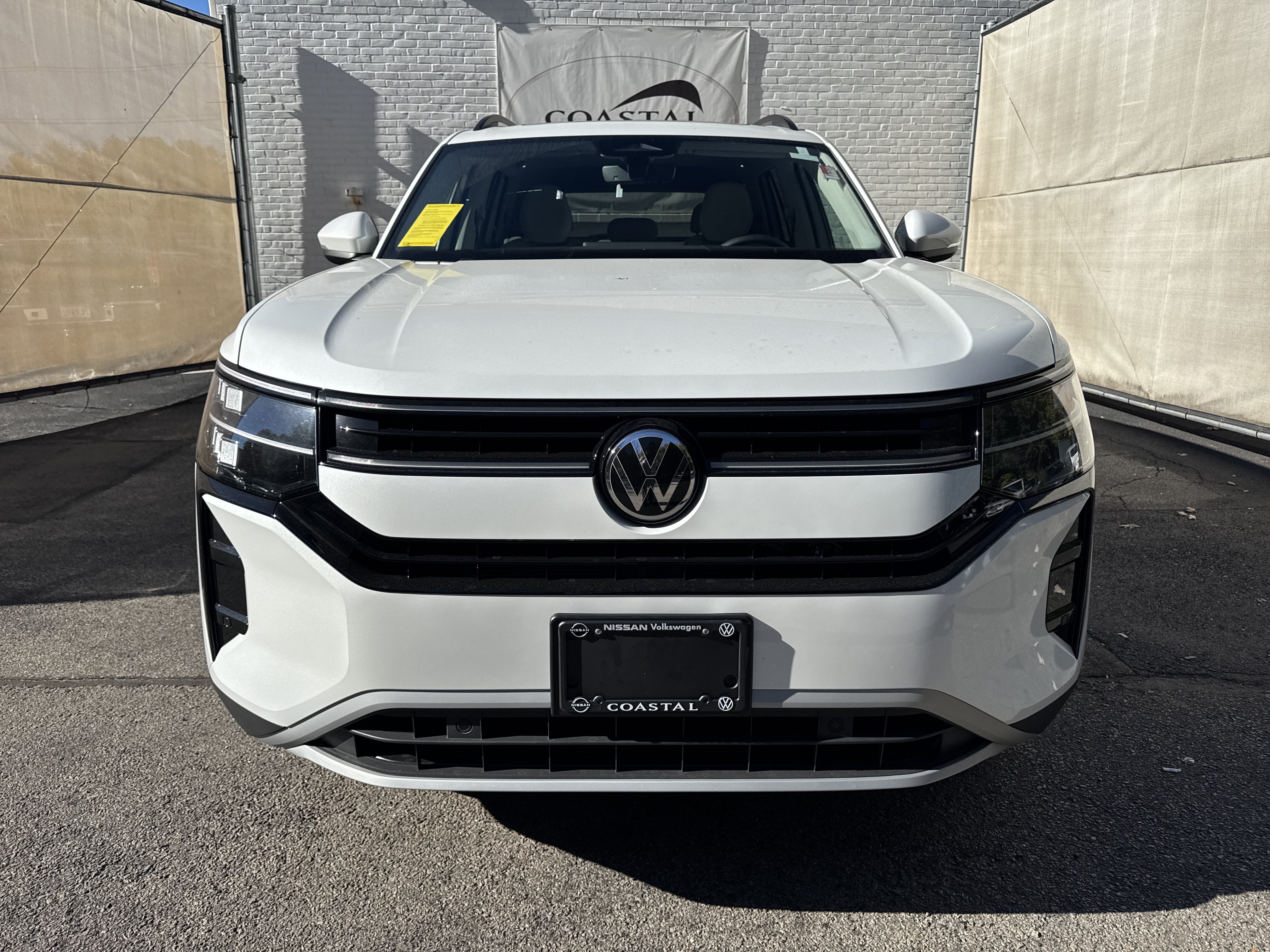 2027 Volkswagen Atlas SE w/Technology w/panoramic sunroof and black wheel package