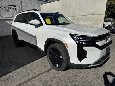 2027 Volkswagen Atlas SE w/Technology w/panoramic sunroof and black wheel package