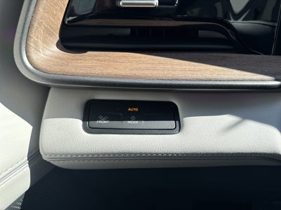 2027 Volkswagen Atlas SE w/Technology w/panoramic sunroof and black wheel package