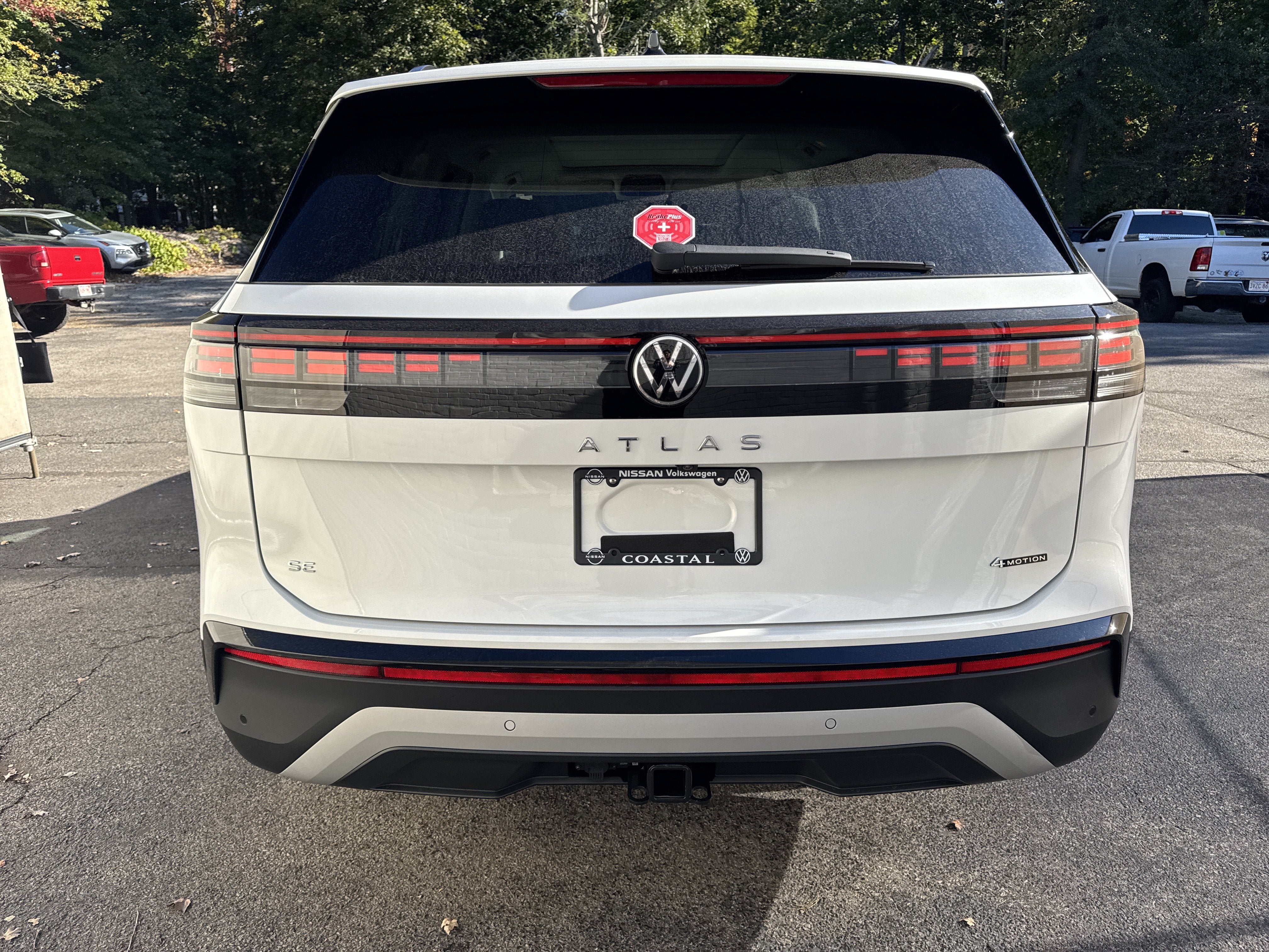 2027 Volkswagen Atlas SE w/Technology w/panoramic sunroof and black wheel package