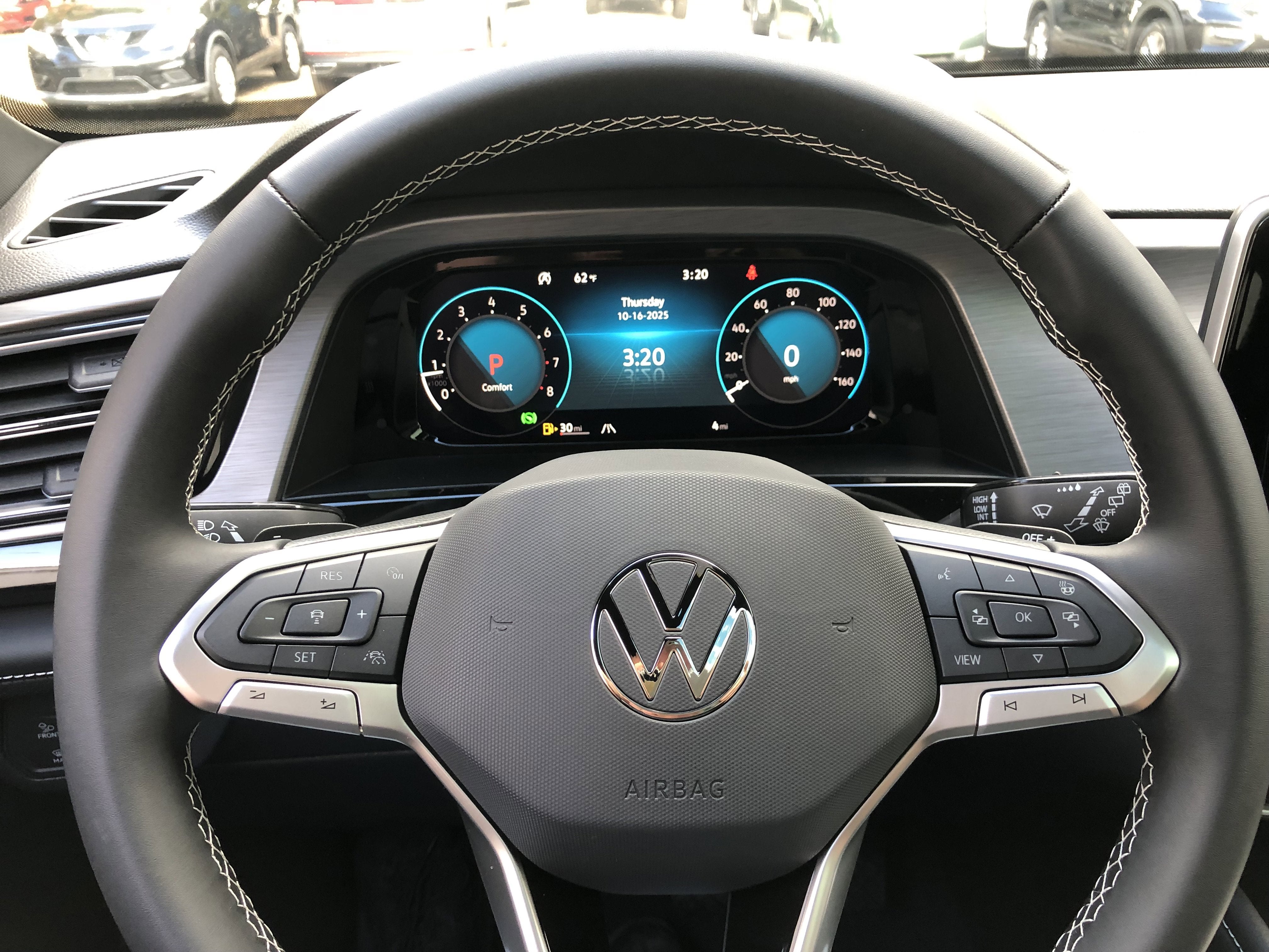 2026 Volkswagen Atlas Cross Sport 2.0T SE w/Technology w/panoramic sunroof