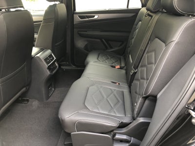 2026 Volkswagen Atlas Cross Sport 2.0T SE w/Technology w/panoramic sunroof