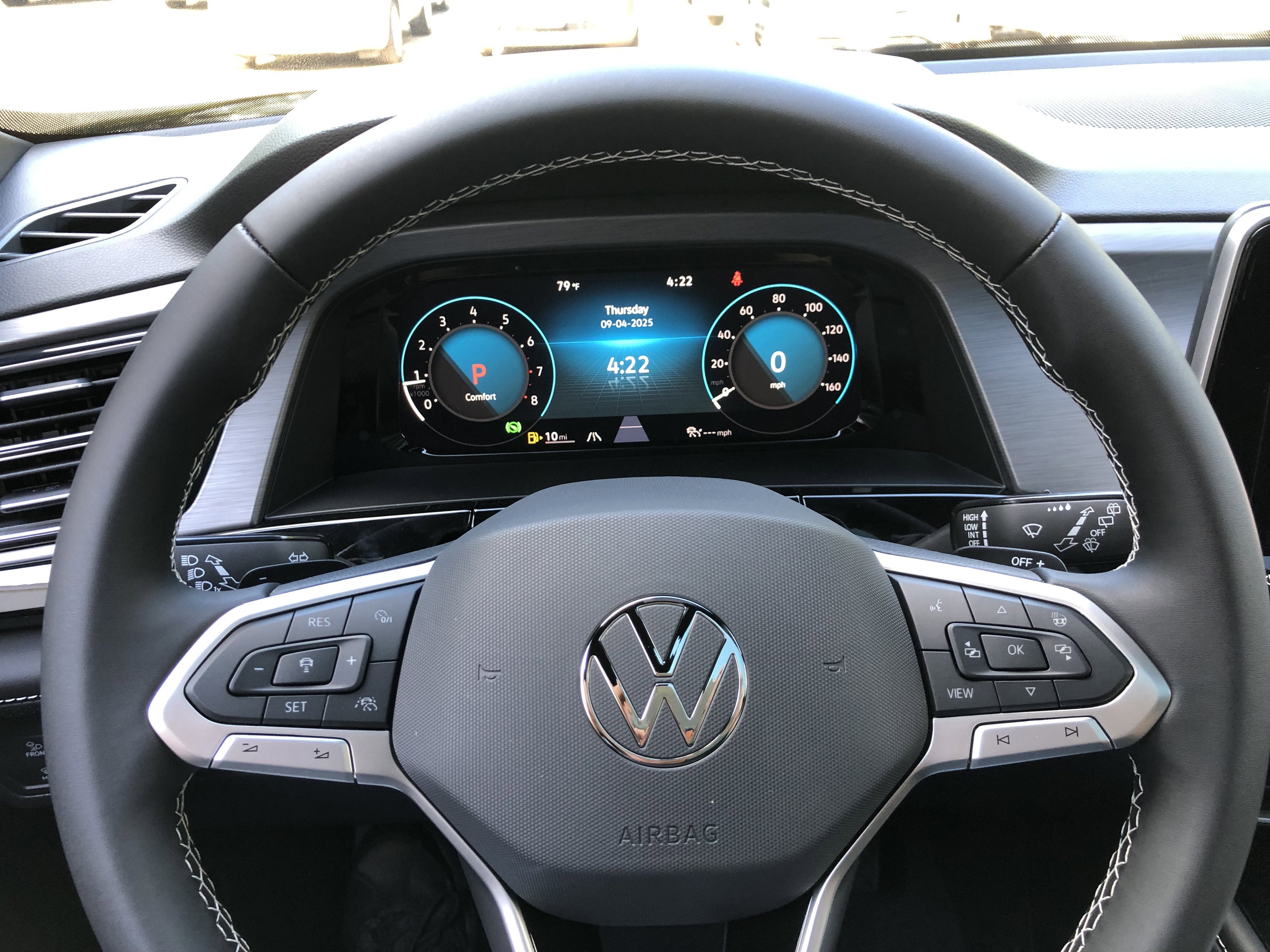 2026 Volkswagen Atlas Cross Sport 2.0T SE w/Technology w/panoramic sunroof and black wheel package