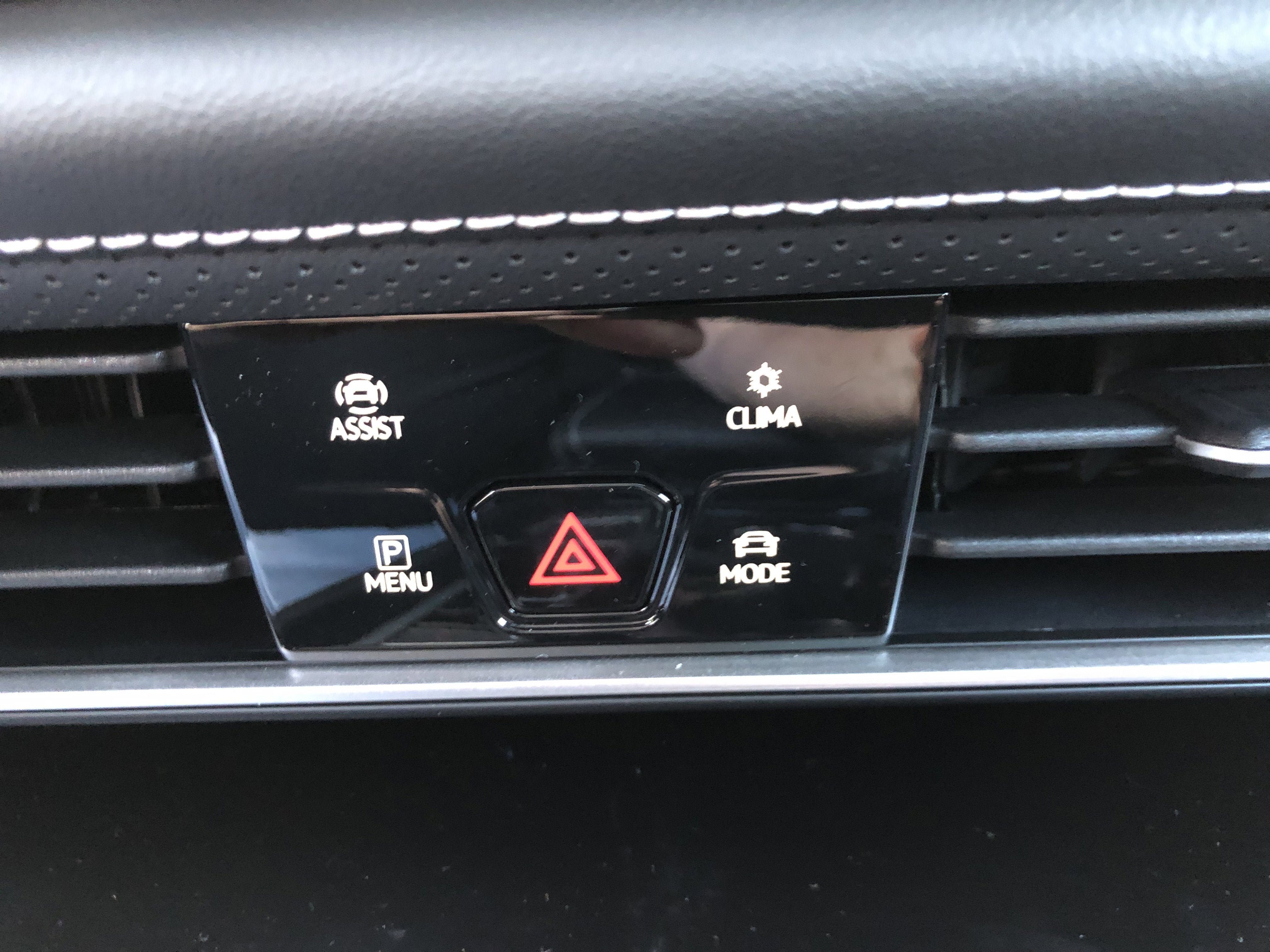 2026 Volkswagen Atlas Cross Sport 2.0T SE w/Technology w/panoramic sunroof and black wheel package