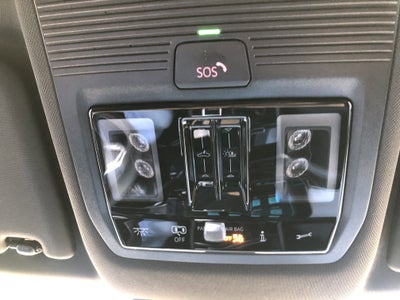 2026 Volkswagen Atlas Cross Sport 2.0T SE w/Technology w/panoramic sunroof and black wheel package