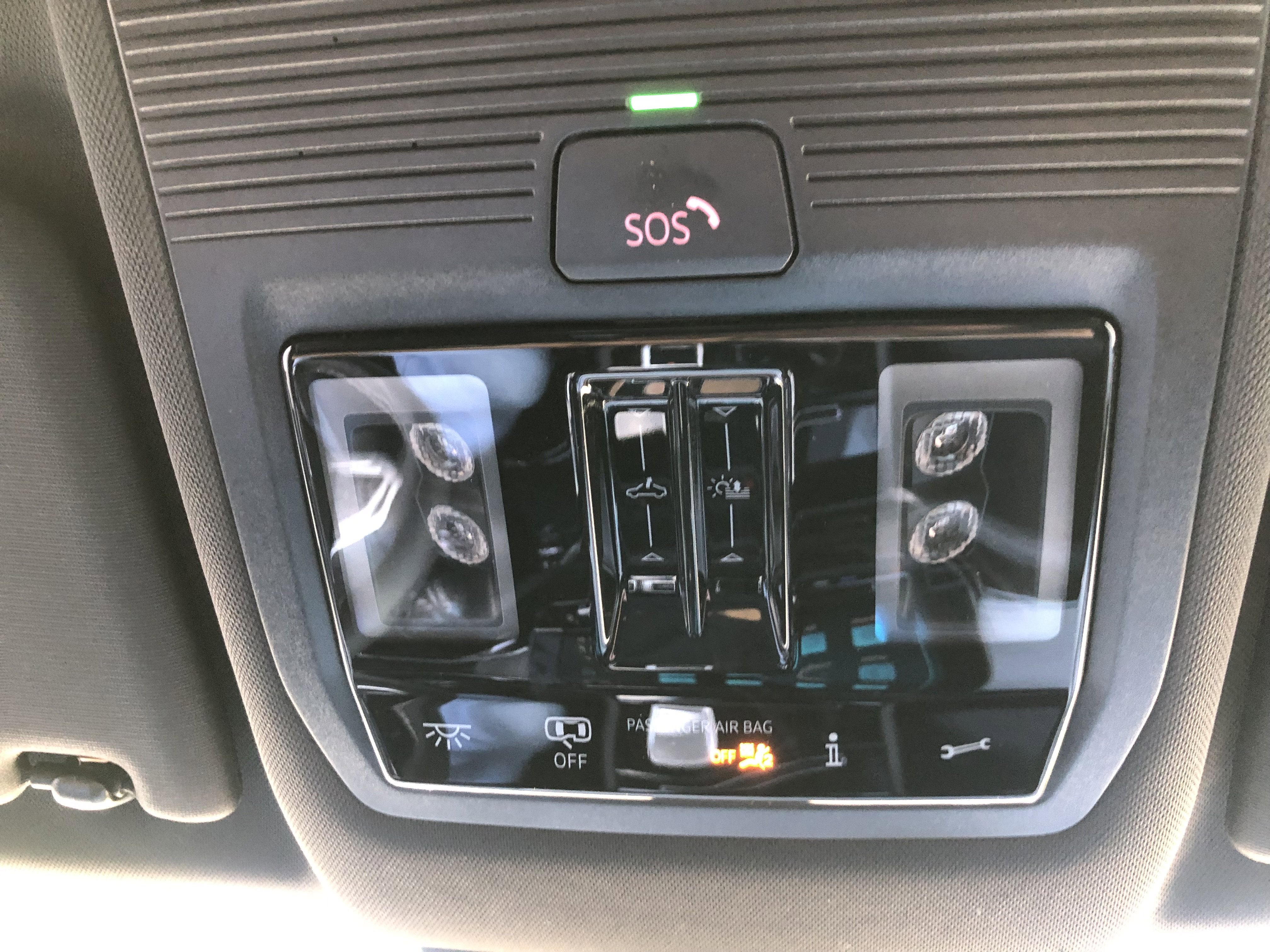 2026 Volkswagen Atlas Cross Sport 2.0T SE w/Technology w/panoramic sunroof and black wheel package