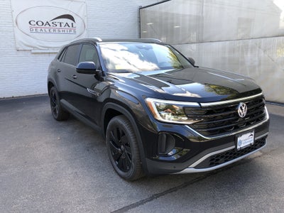 2026 Volkswagen Atlas Cross Sport 2.0T SE w/Technology w/panoramic sunroof and black wheel package