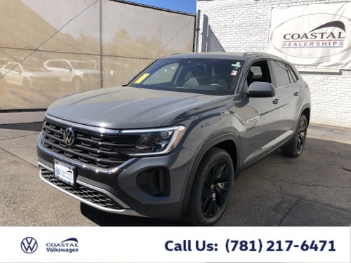 2026 Volkswagen Atlas Cross Sport 2.0T SE w/Technology w/panoramic sunroof and black wheel package