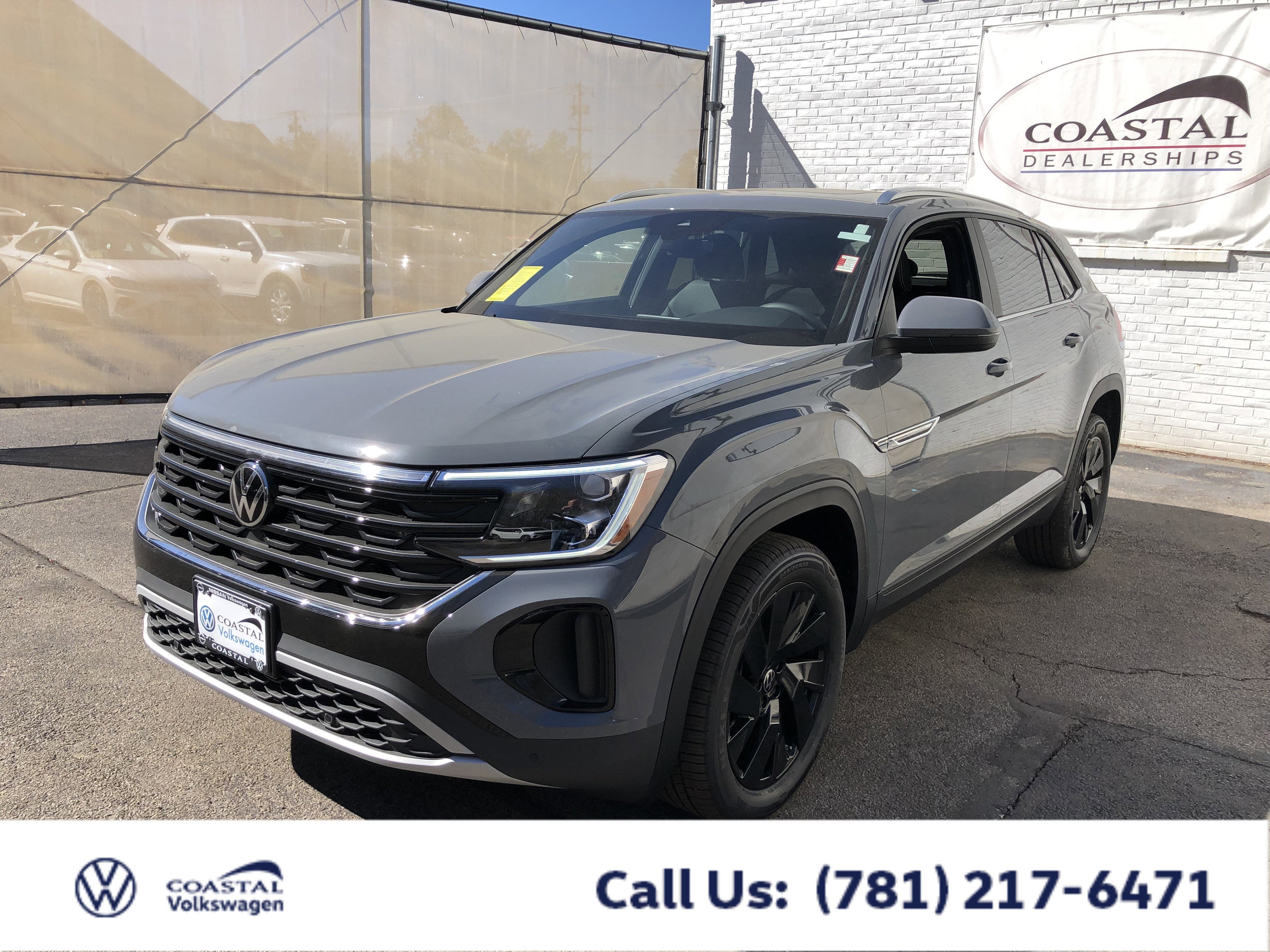 2026 Volkswagen Atlas Cross Sport 2.0T SE w/Technology w/panoramic sunroof and black wheel package