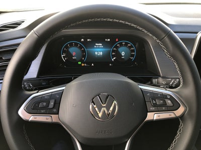 2026 Volkswagen Atlas Cross Sport 2.0T SE w/Technology w/panoramic sunroof and black wheel package