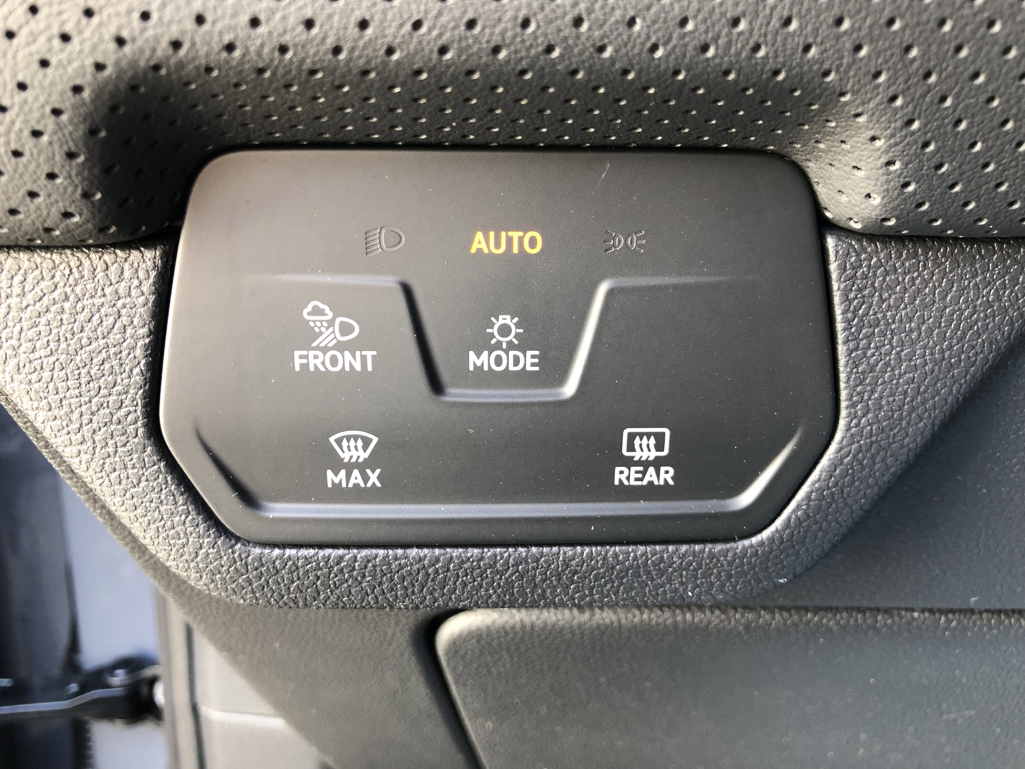 2026 Volkswagen Atlas Cross Sport 2.0T SE w/Technology w/panoramic sunroof and black wheel package