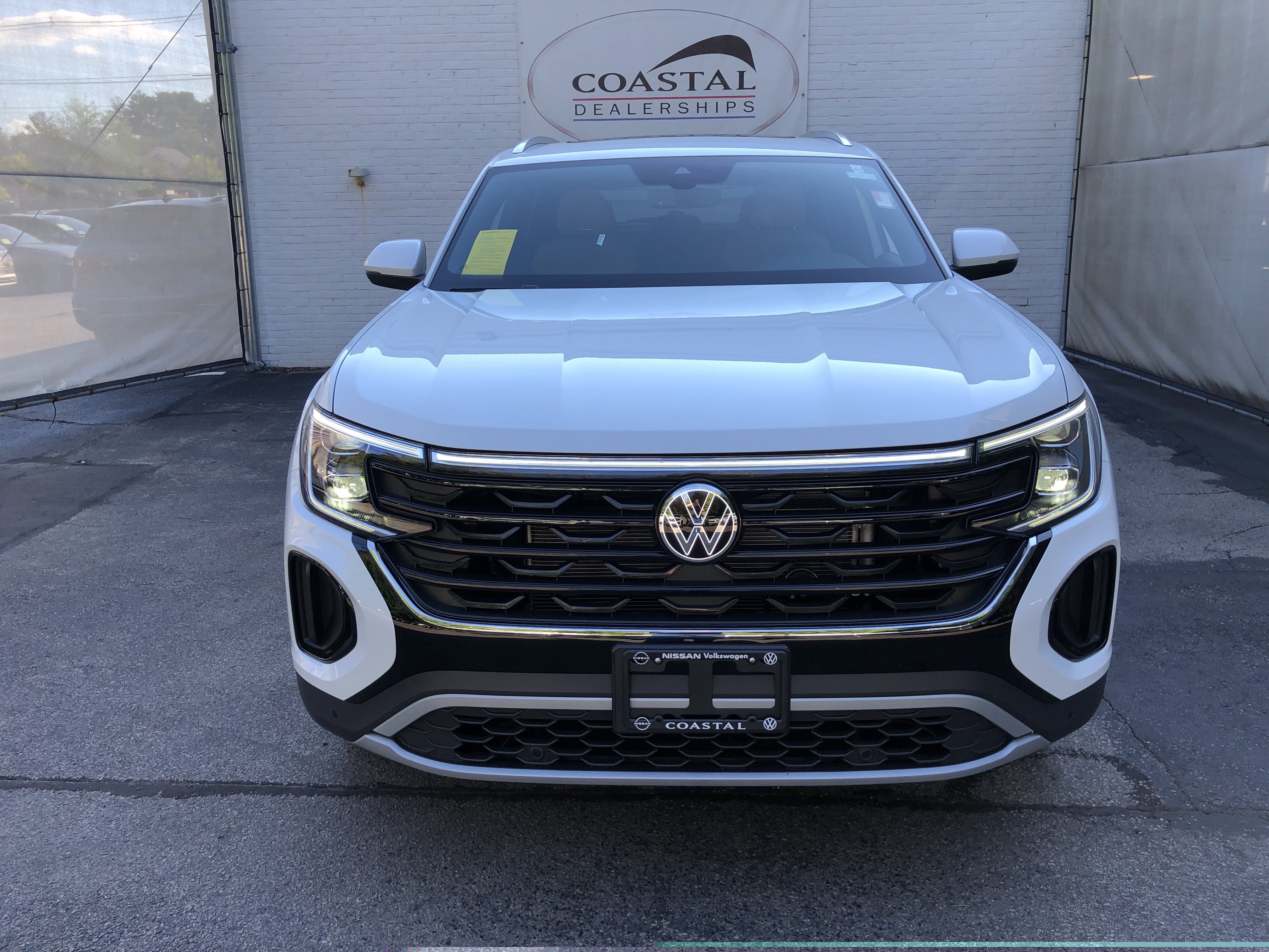 2026 Volkswagen Atlas Cross Sport 2.0T SE w/Technology