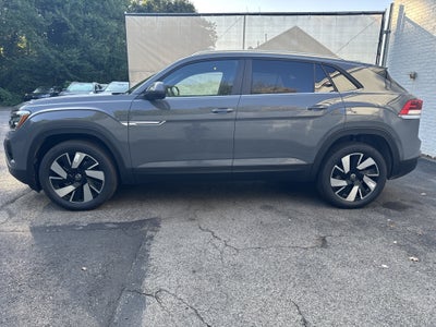 2026 Volkswagen Atlas Cross Sport 2.0T SE w/Technology w/panoramic sunroof