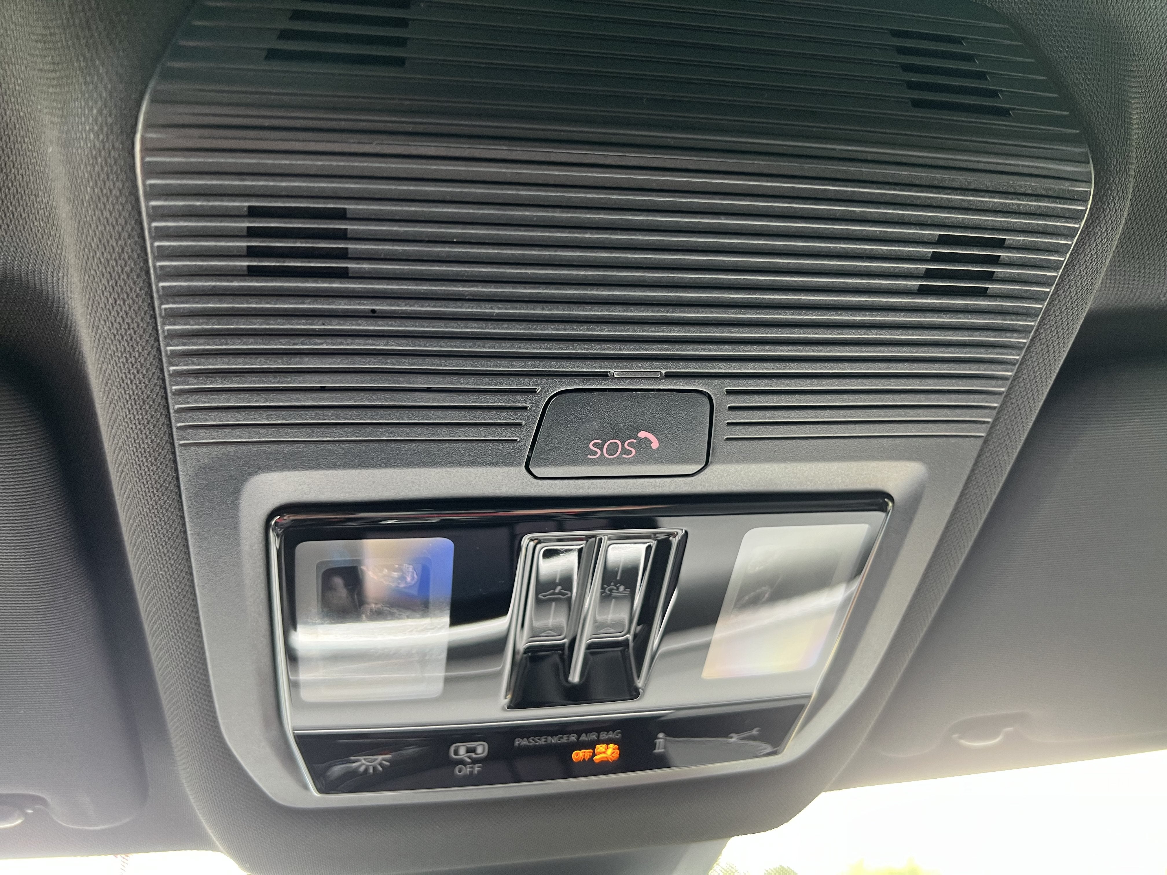 2026 Volkswagen Atlas Cross Sport 2.0T SE w/Technology w/panoramic sunroof and black wheel package
