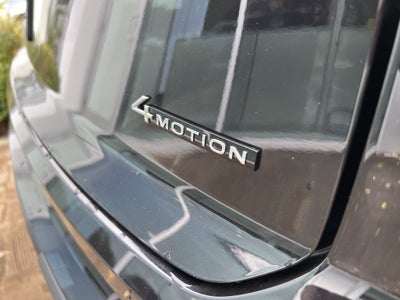 2026 Volkswagen Atlas Cross Sport 2.0T SE w/Technology w/panoramic sunroof and black wheel package