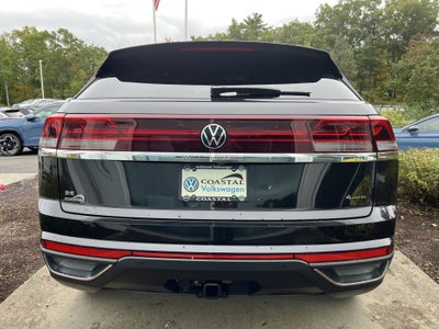 2026 Volkswagen Atlas Cross Sport 2.0T SE w/Technology w/panoramic sunroof and black wheel package