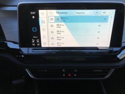 2026 Volkswagen Atlas Cross Sport 2.0T SE w/Technology w/panoramic sunroof and black wheel package