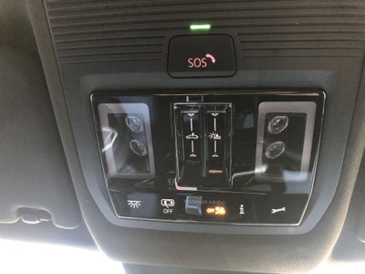 2026 Volkswagen Atlas Cross Sport 2.0T SE w/Technology w/panoramic sunroof and black wheel package