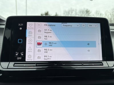 2026 Volkswagen Atlas Cross Sport 2.0T SE w/Technology w/panoramic sunroof