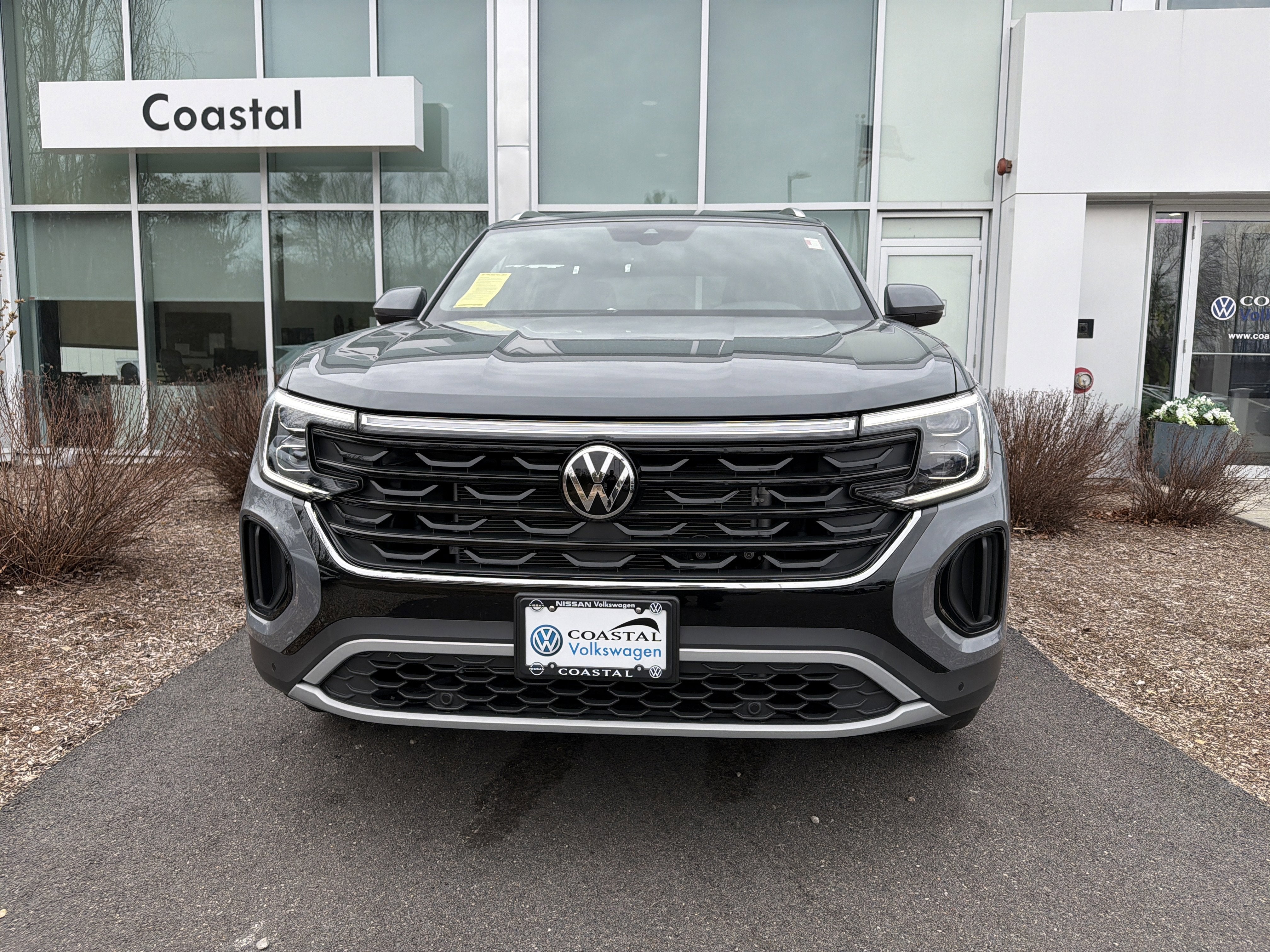 2026 Volkswagen Atlas Cross Sport 2.0T SE w/Technology w/panoramic sunroof