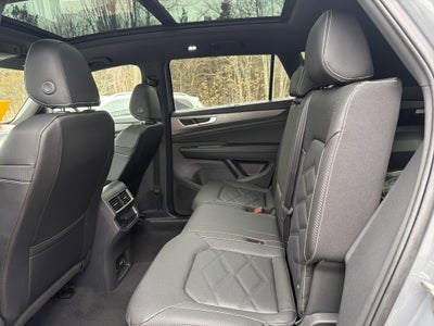 2026 Volkswagen Atlas Cross Sport 2.0T SE w/Technology w/panoramic sunroof