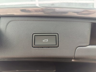 2026 Volkswagen Atlas Cross Sport 2.0T SE w/Technology w/panoramic sunroof