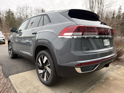 2026 Volkswagen Atlas Cross Sport 2.0T SE w/Technology w/panoramic sunroof