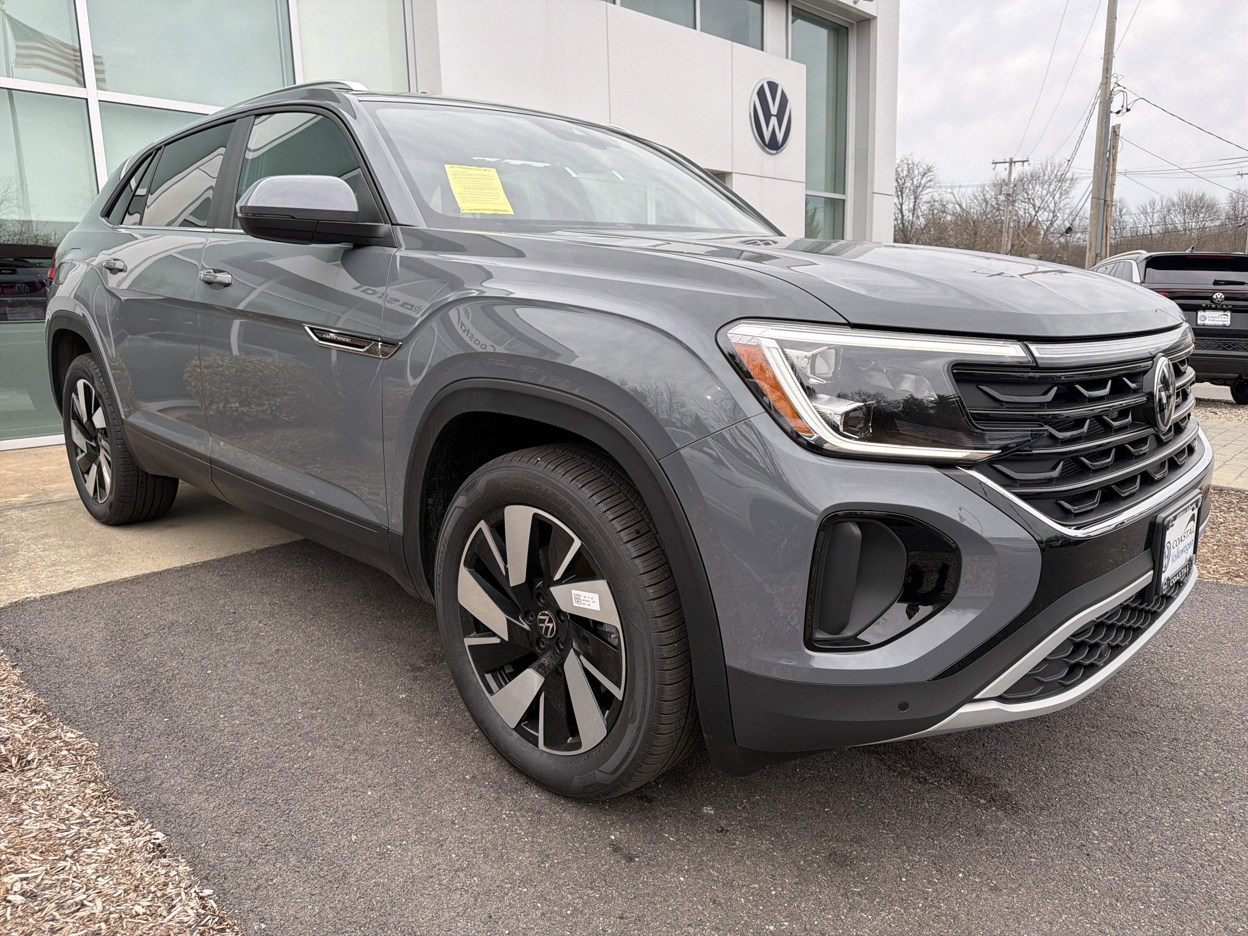 2026 Volkswagen Atlas Cross Sport 2.0T SE w/Technology w/panoramic sunroof