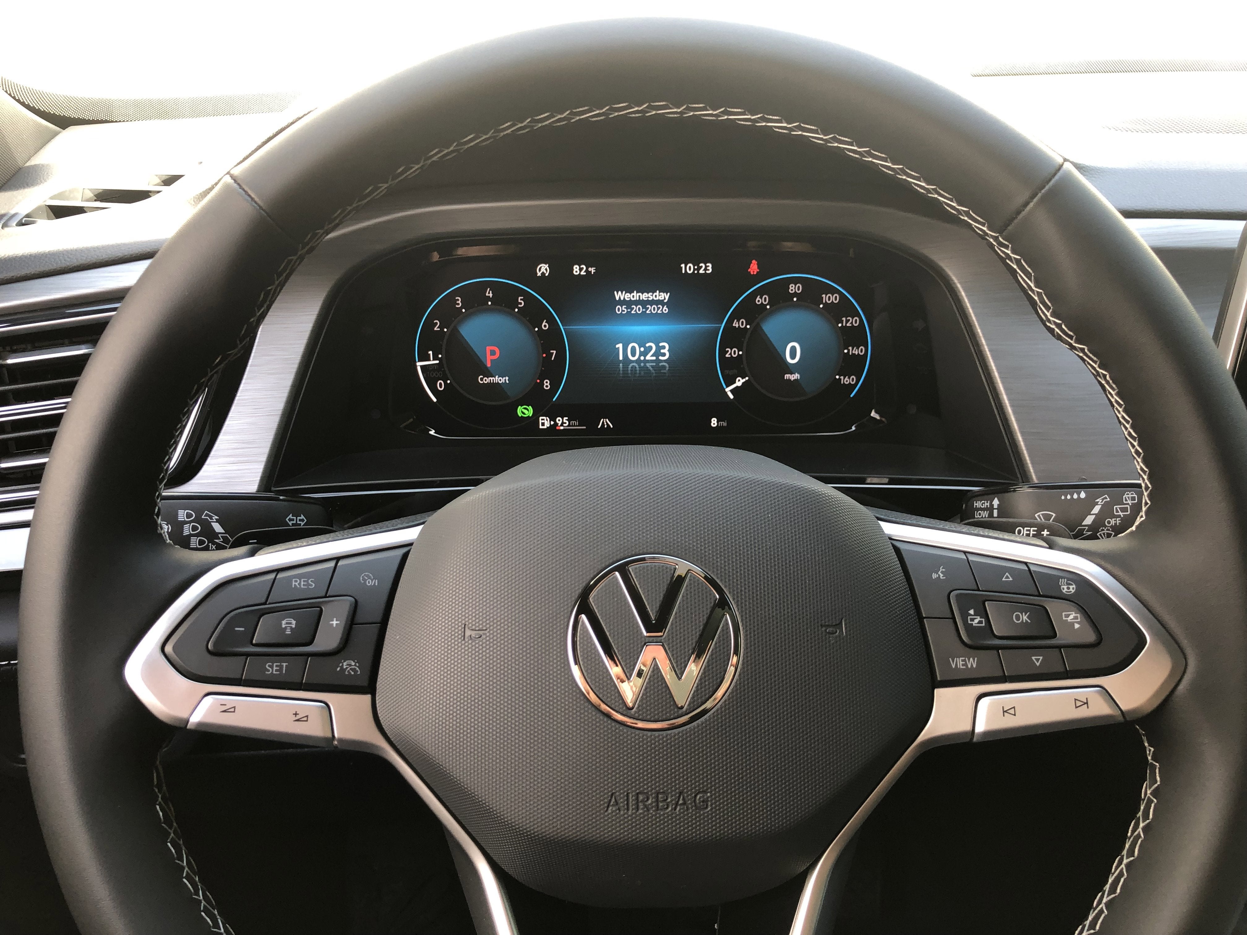 2026 Volkswagen Atlas Cross Sport 2.0T SE w/Technology w/panoramic sunroof and black wheel package