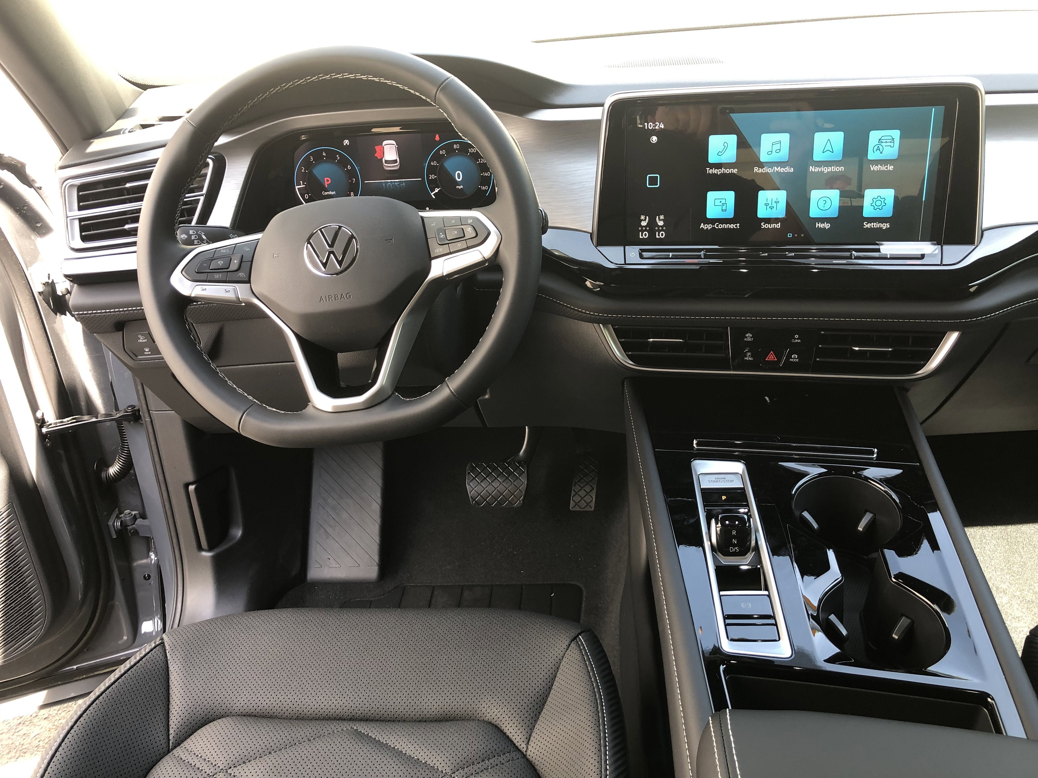 2026 Volkswagen Atlas Cross Sport 2.0T SE w/Technology w/panoramic sunroof and black wheel package
