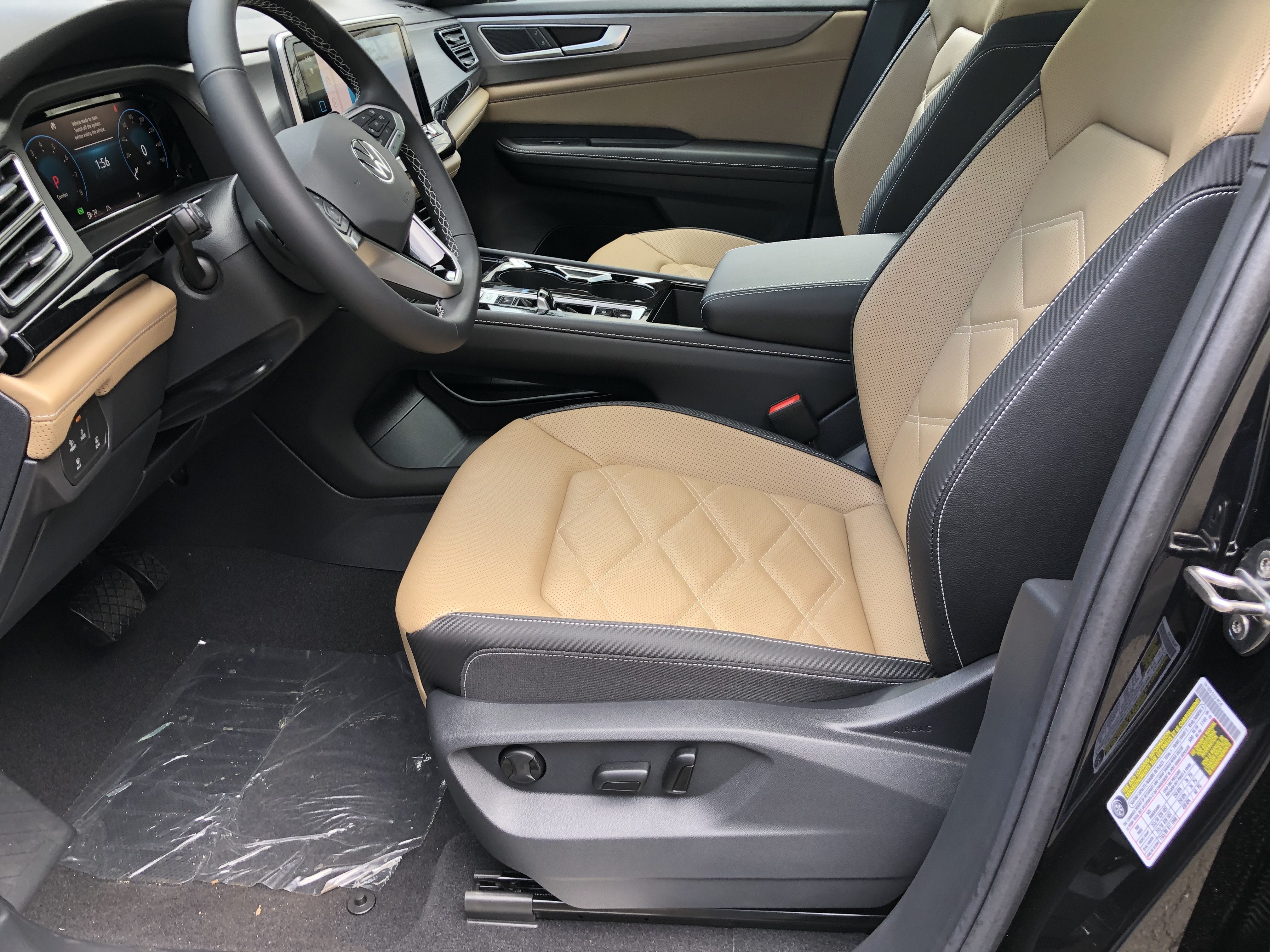 2026 Volkswagen Atlas Cross Sport 2.0T SE w/Technology w/panoramic sunroof and black wheel package
