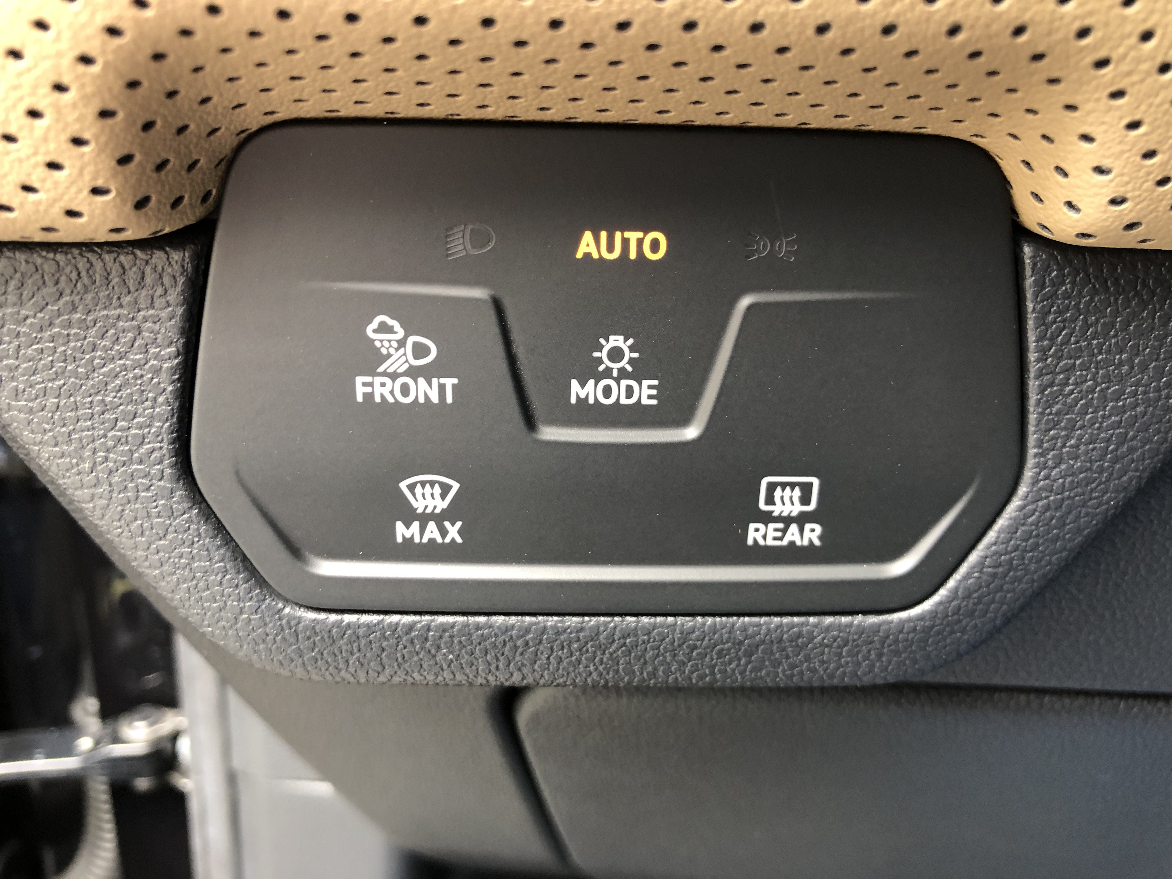 2026 Volkswagen Atlas Cross Sport 2.0T SE w/Technology w/panoramic sunroof and black wheel package