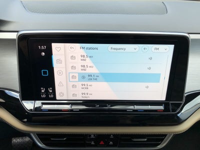 2026 Volkswagen Atlas Cross Sport 2.0T SE w/Technology w/panoramic sunroof and black wheel package
