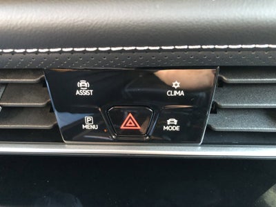 2026 Volkswagen Atlas Cross Sport 2.0T SE w/Technology w/panoramic sunroof