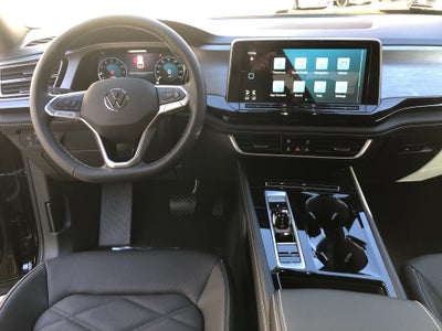 2026 Volkswagen Atlas Cross Sport 2.0T SE w/Technology w/panoramic sunroof