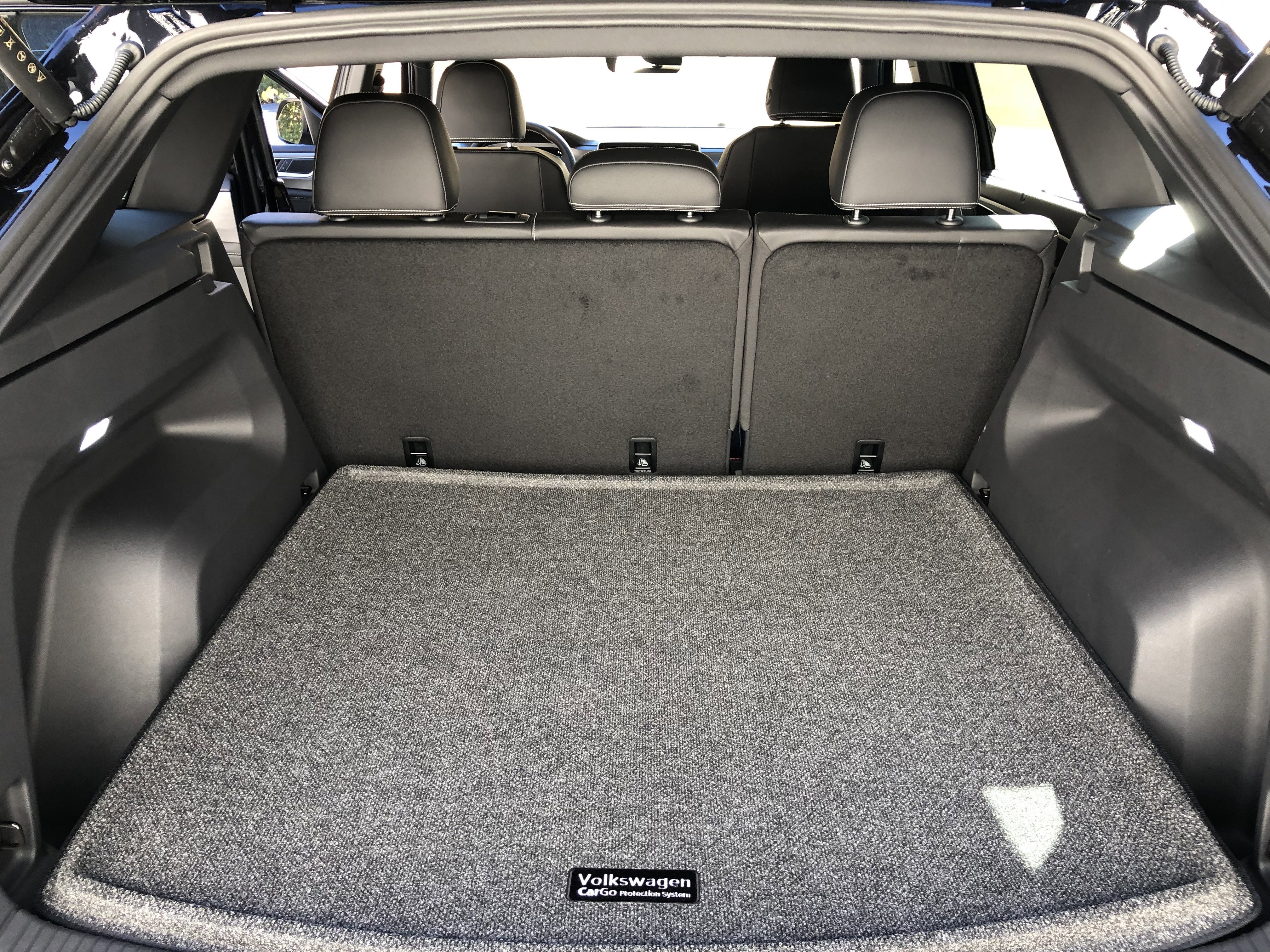 2026 Volkswagen Atlas Cross Sport 2.0T SE w/Technology w/panoramic sunroof