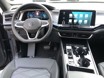 2026 Volkswagen Atlas Cross Sport 2.0T SE w/Technology w/panoramic sunroof and black wheel package