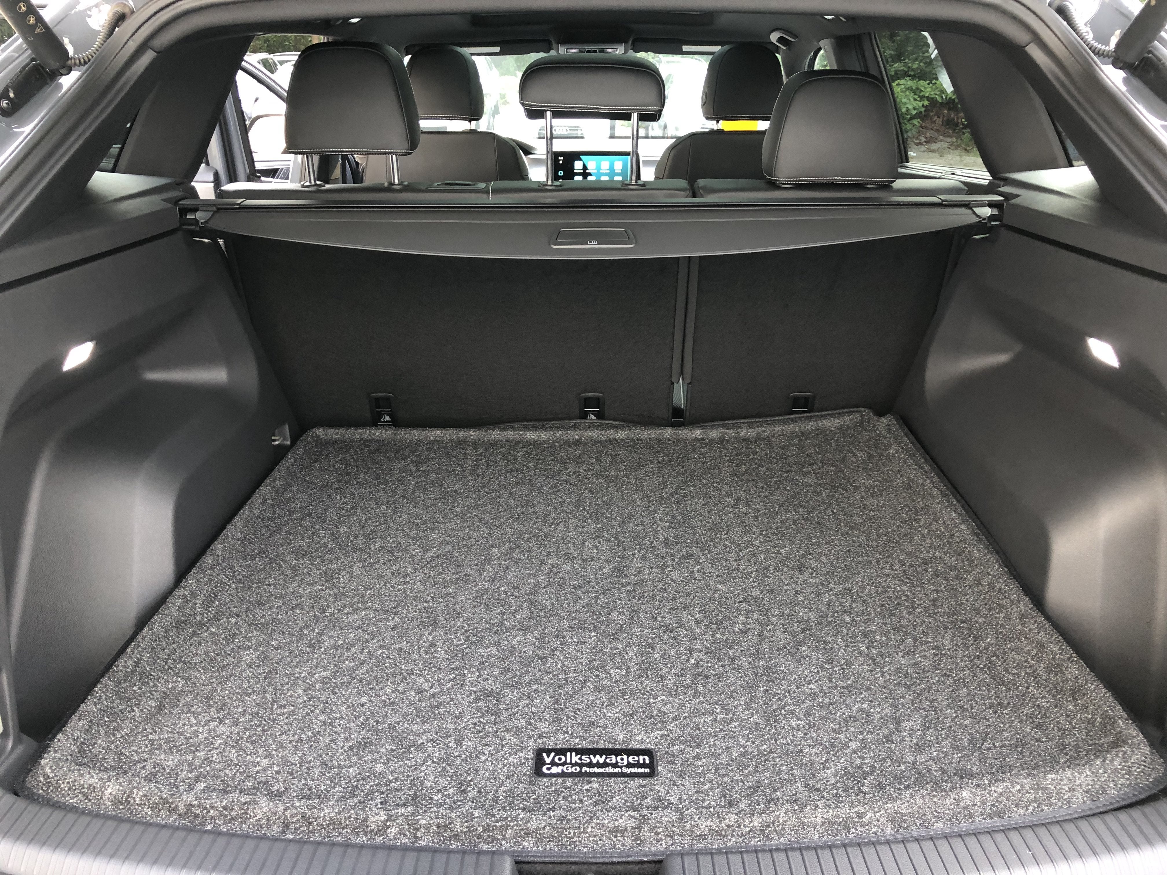 2026 Volkswagen Atlas Cross Sport 2.0T SE w/Technology w/panoramic sunroof and black wheel package
