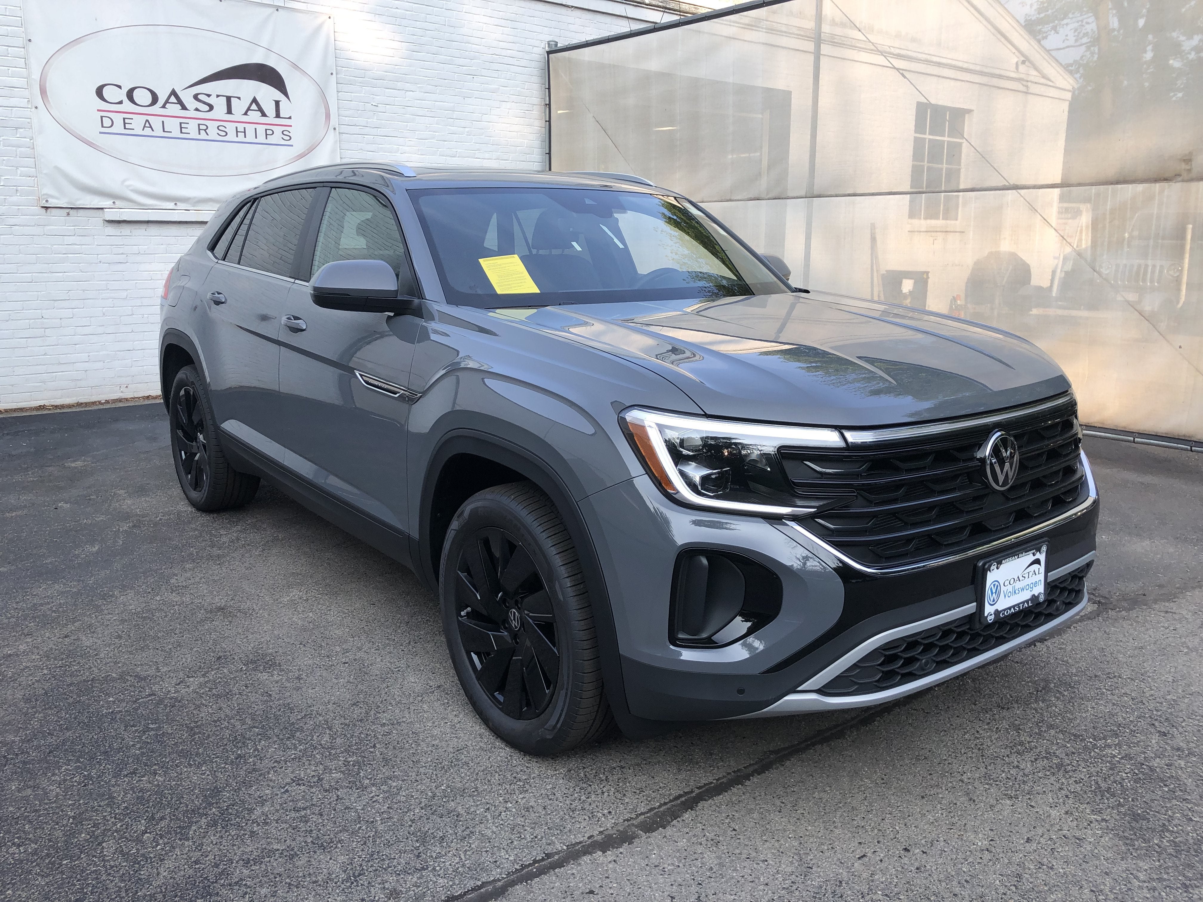 2026 Volkswagen Atlas Cross Sport 2.0T SE w/Technology w/panoramic sunroof and black wheel package