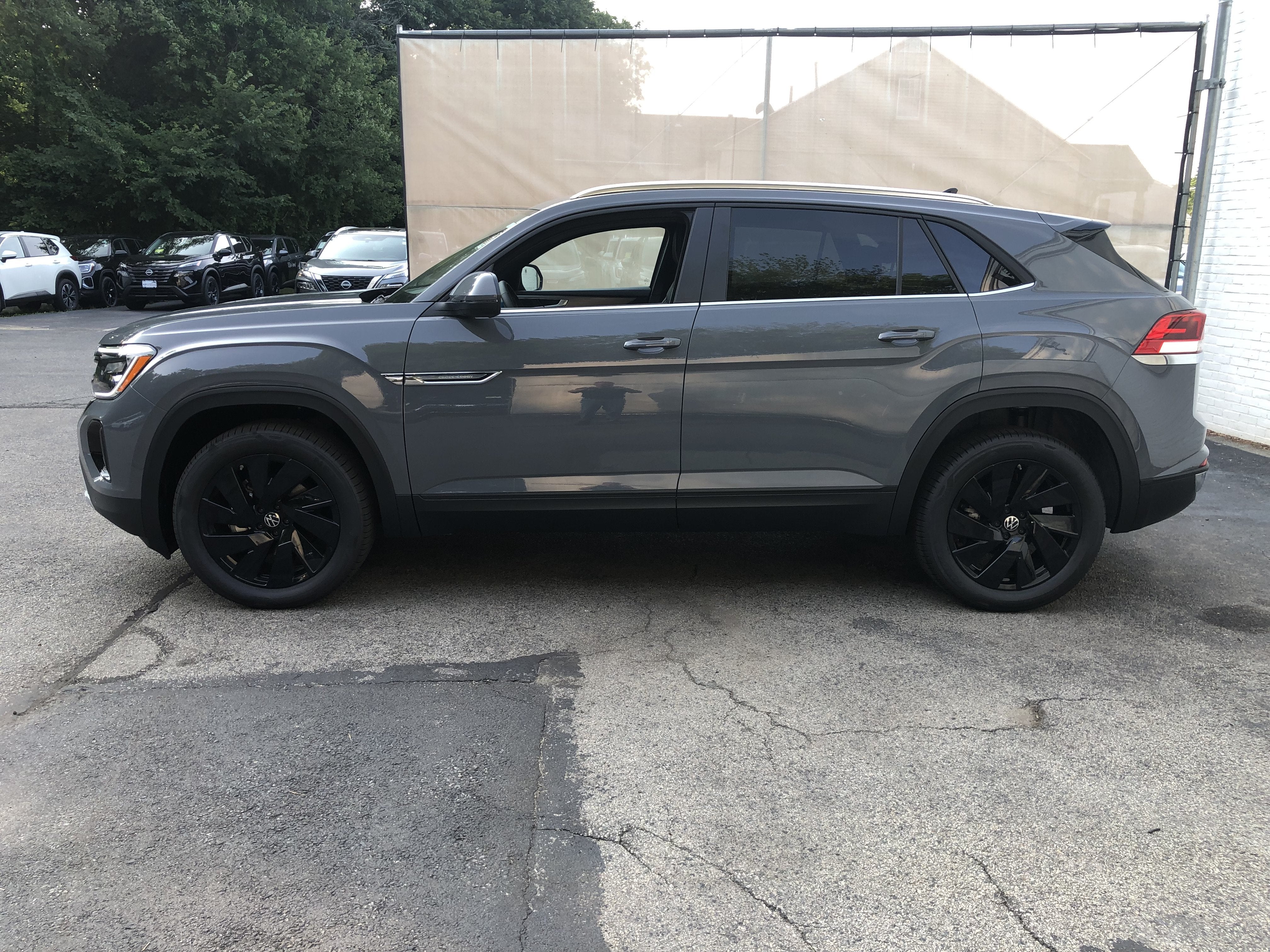 2026 Volkswagen Atlas Cross Sport 2.0T SE w/Technology w/panoramic sunroof and black wheel package