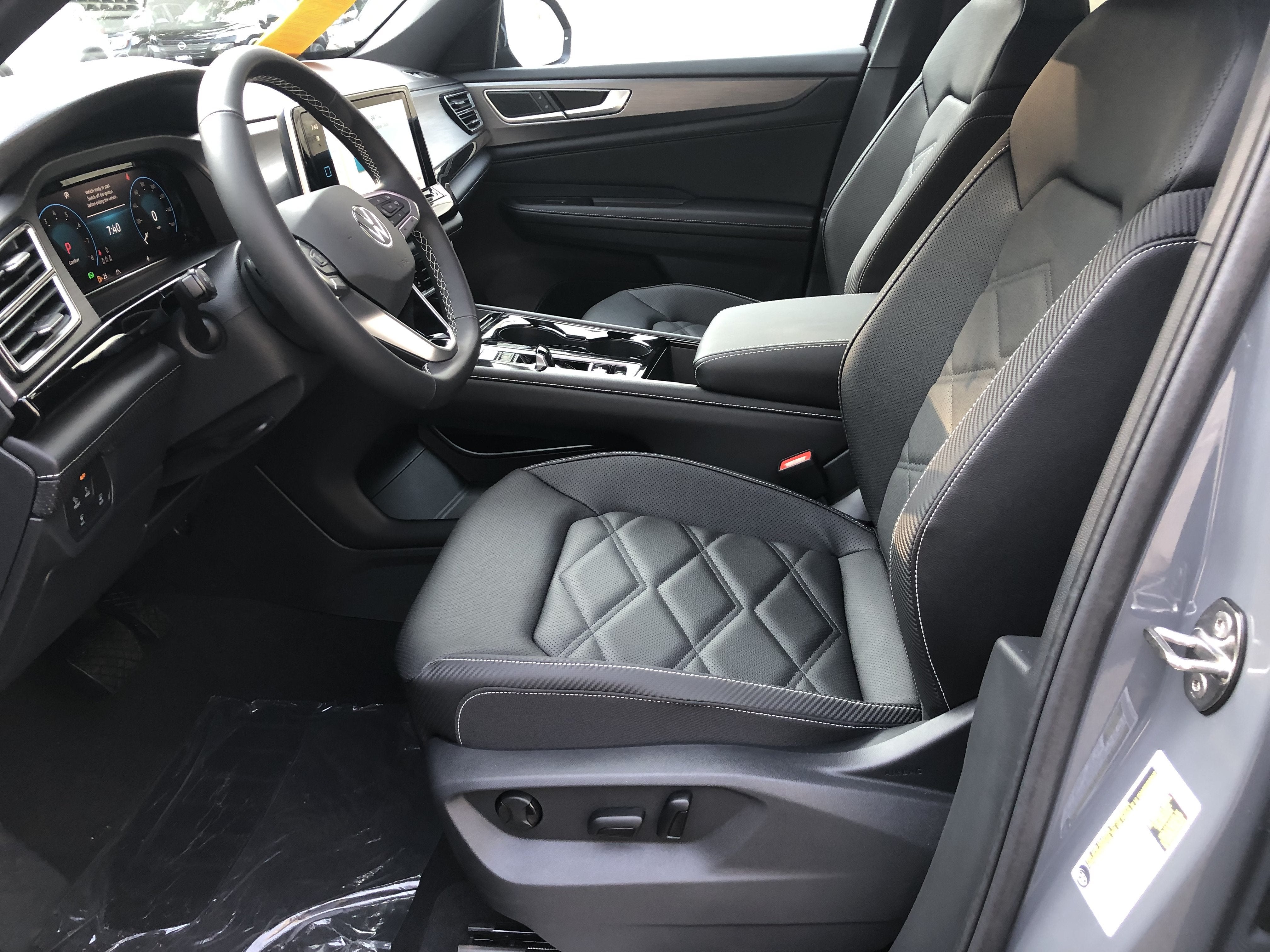 2026 Volkswagen Atlas Cross Sport 2.0T SE w/Technology w/panoramic sunroof and black wheel package