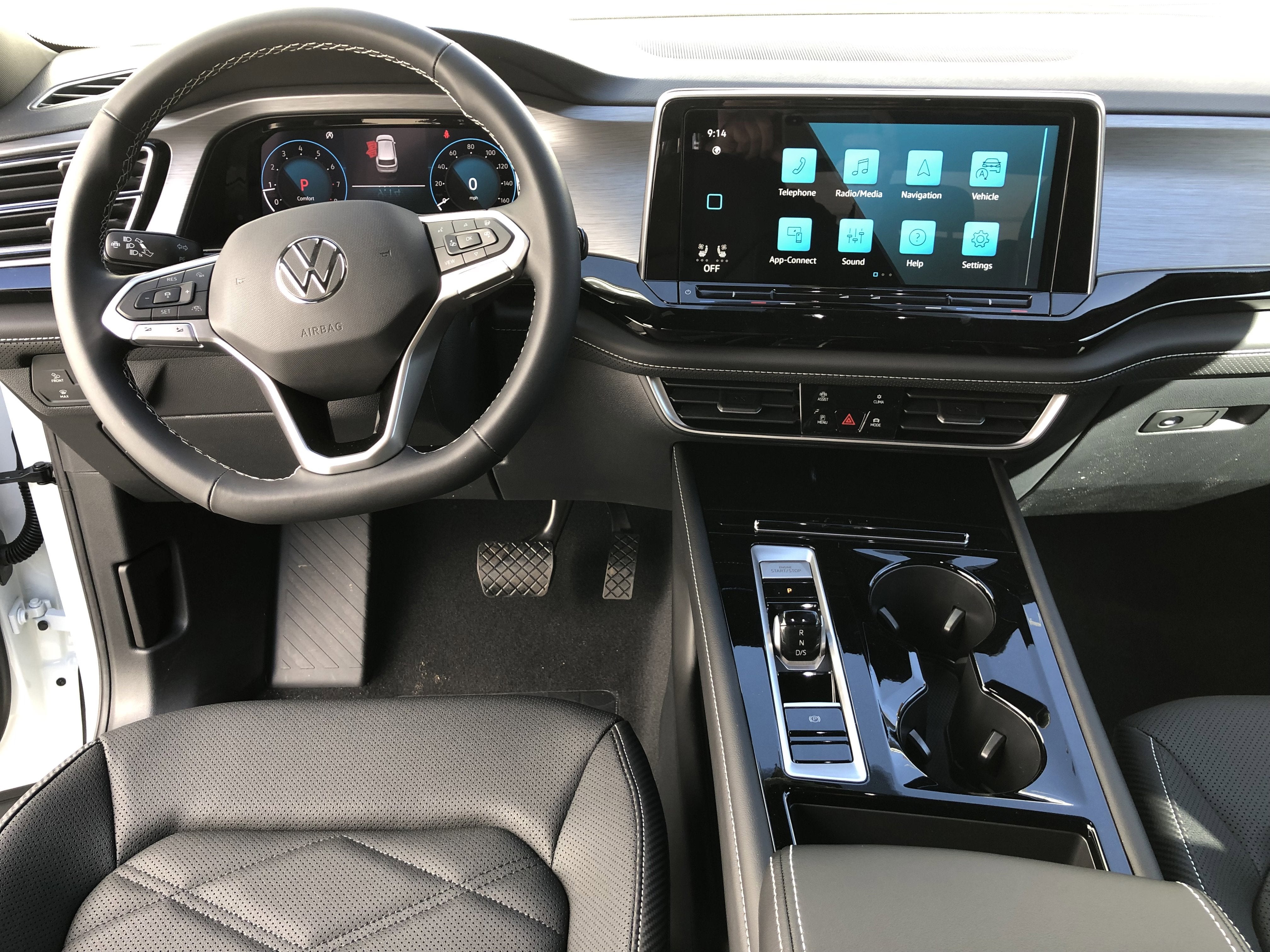 2026 Volkswagen Atlas Cross Sport 2.0T SE w/Technology w/panoramic sunroof and black wheel package