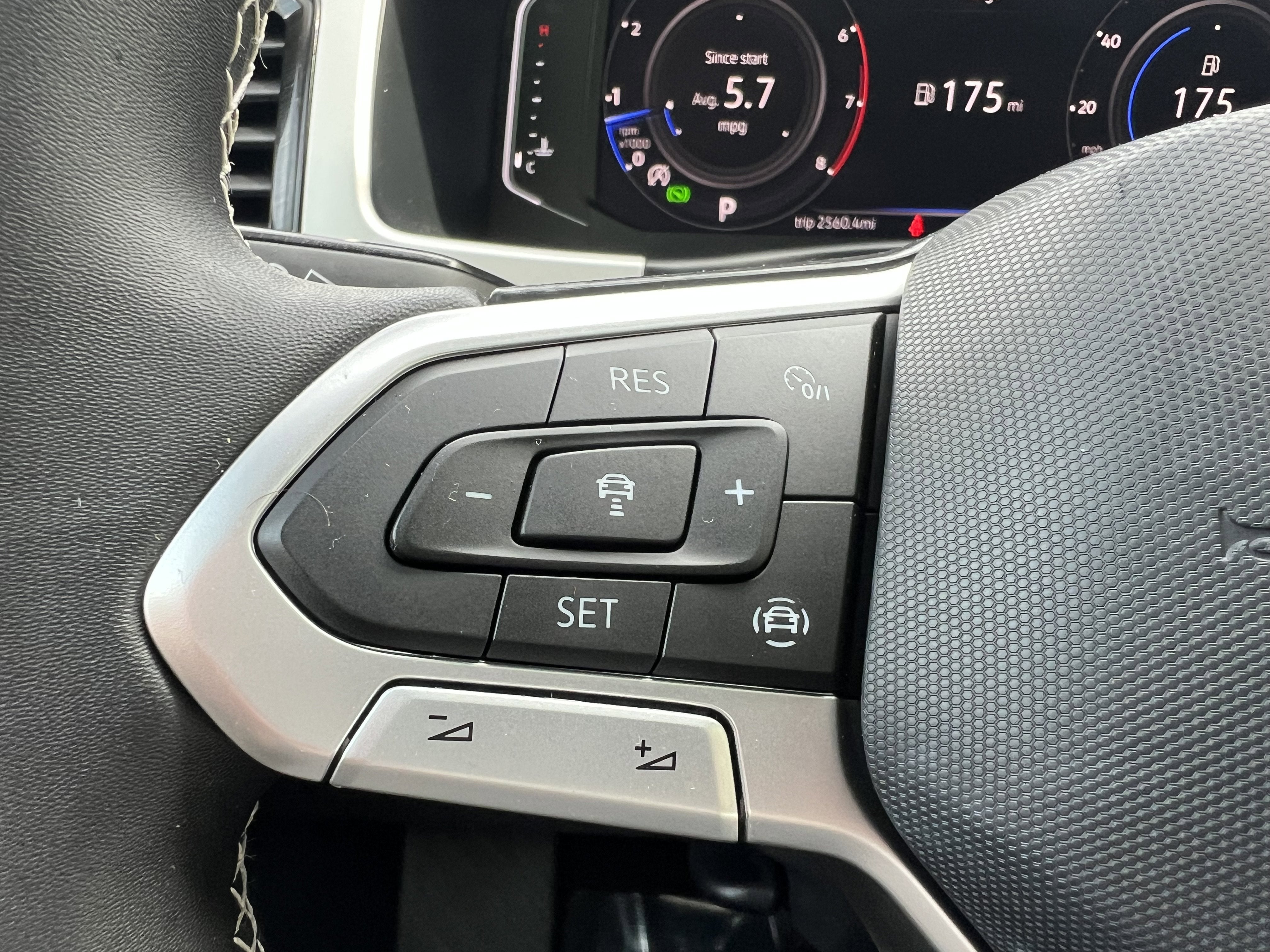 2023 Volkswagen Atlas Cross Sport 3.6L V6 SE w/Technology