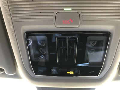 2026 Volkswagen Atlas 2.0T SE w/Technology w/panoramic sunroof and black wheel package