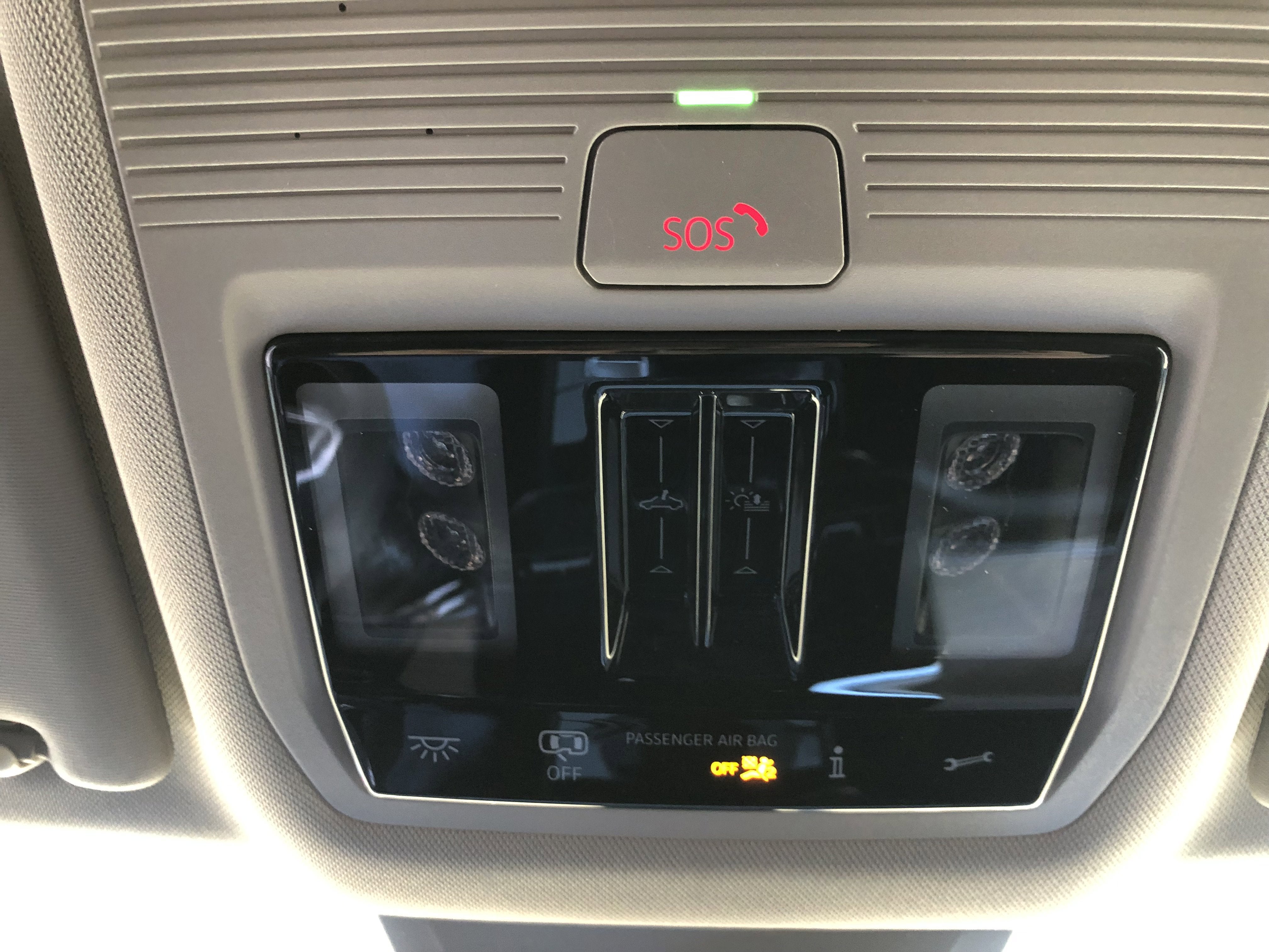 2026 Volkswagen Atlas 2.0T SE w/Technology w/panoramic sunroof and black wheel package